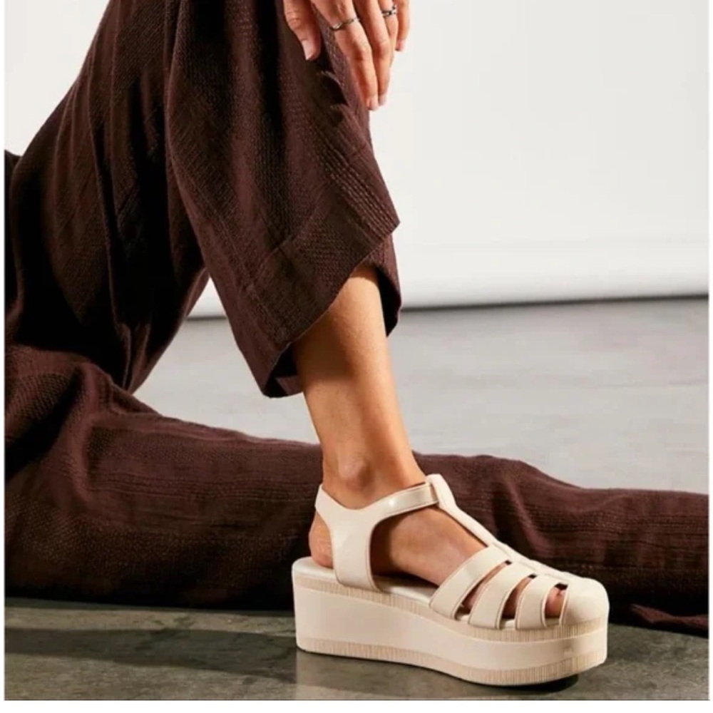 Jeffrey Campbell Cream Platform Fisherman Sandals